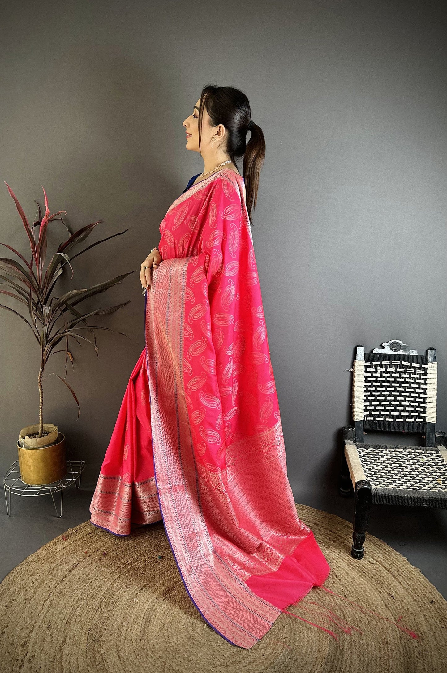 Elora Magenta Banarasi Silk Paisley Butti Kanjivaram Sarees