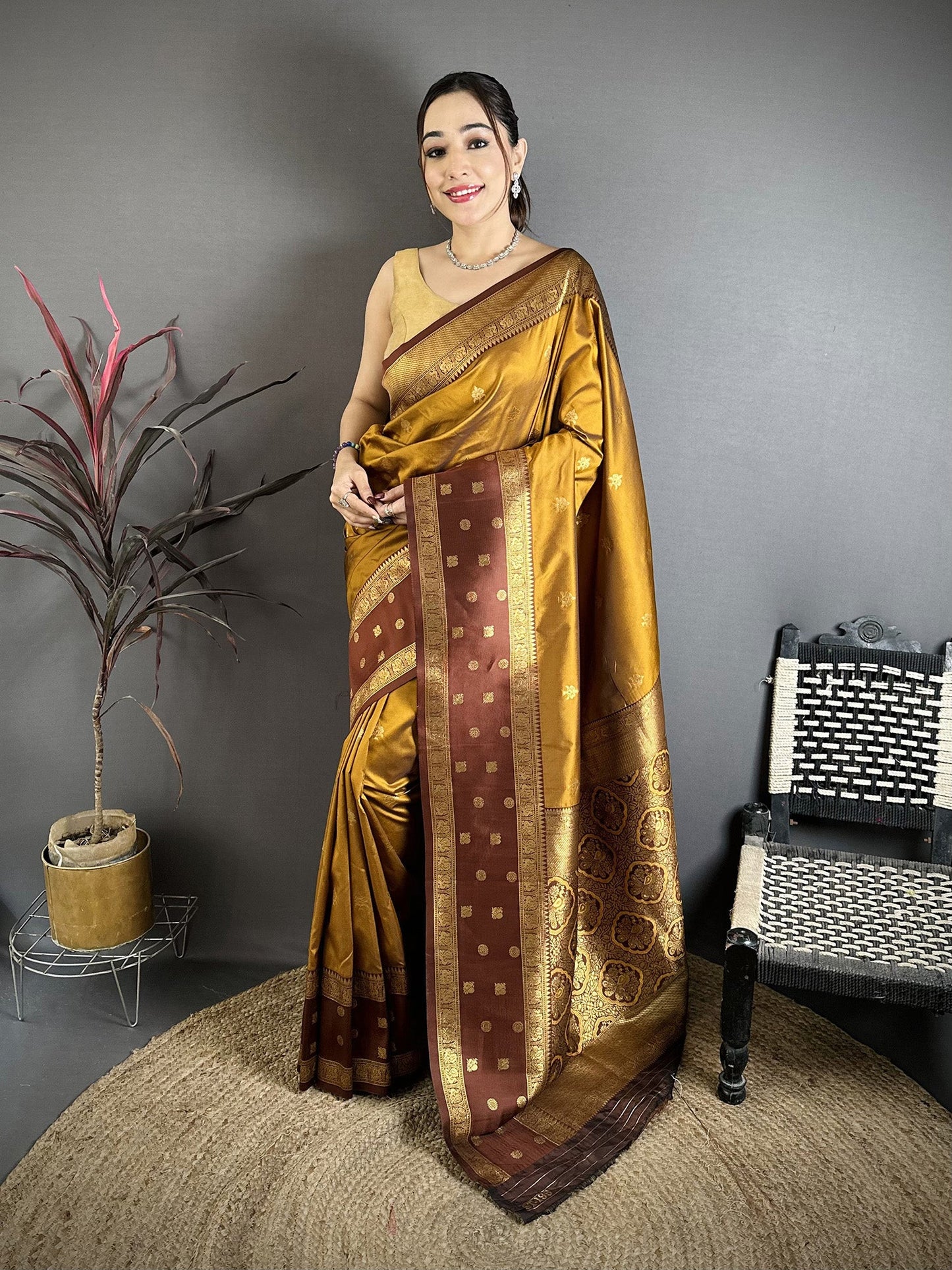 Elora Golden Bronze Soft Silk Small Floral Zari Butti Gold Zari Weaving Banarasi Saree