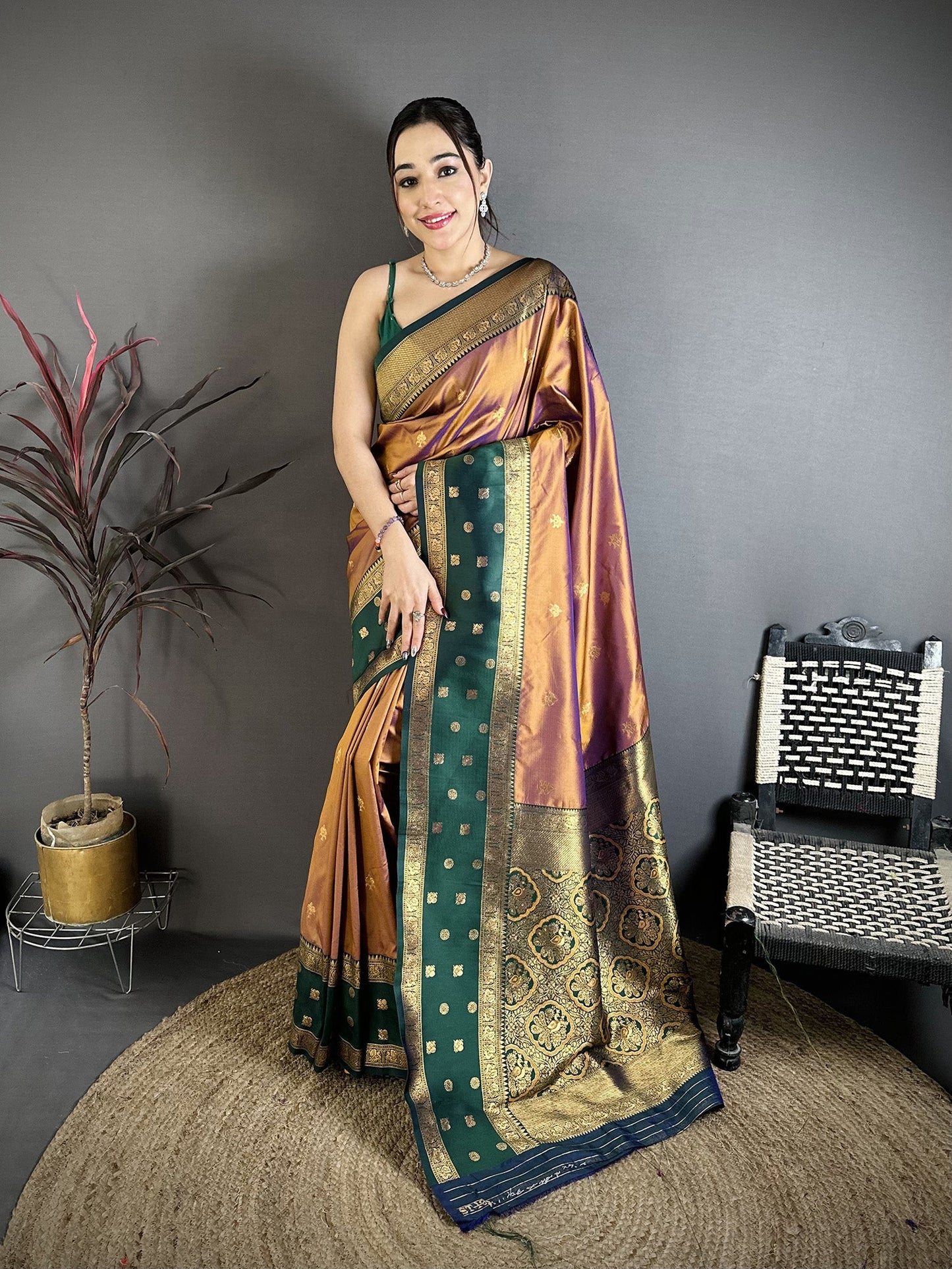 Elora Copper Soft Silk Small Floral Zari Butti Gold Zari Weaving Banarasi Saree