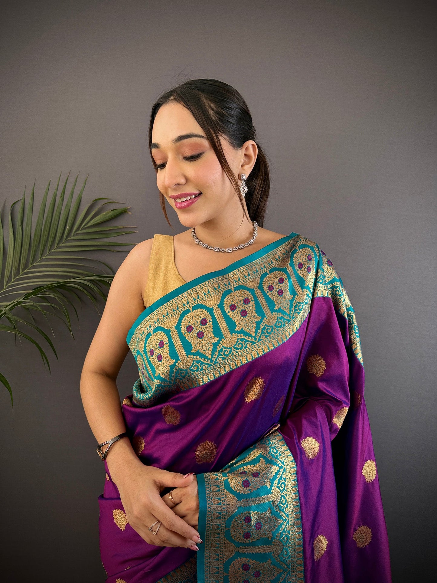 Elora Violet Soft Silk Butti Zari Weaving Constrast Pallu Banarasi Saree