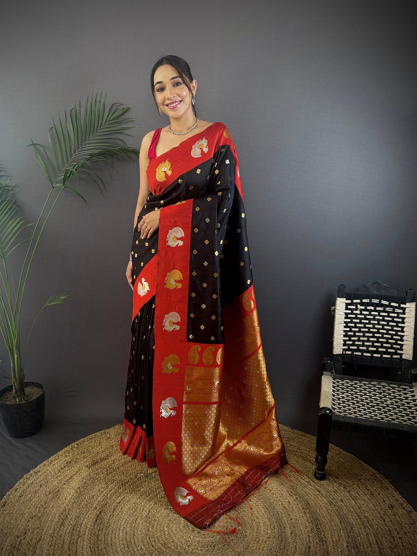 Elora Black Soft Silk Butti Zari Weaving Contrast Weaving Border Banarasi Saree