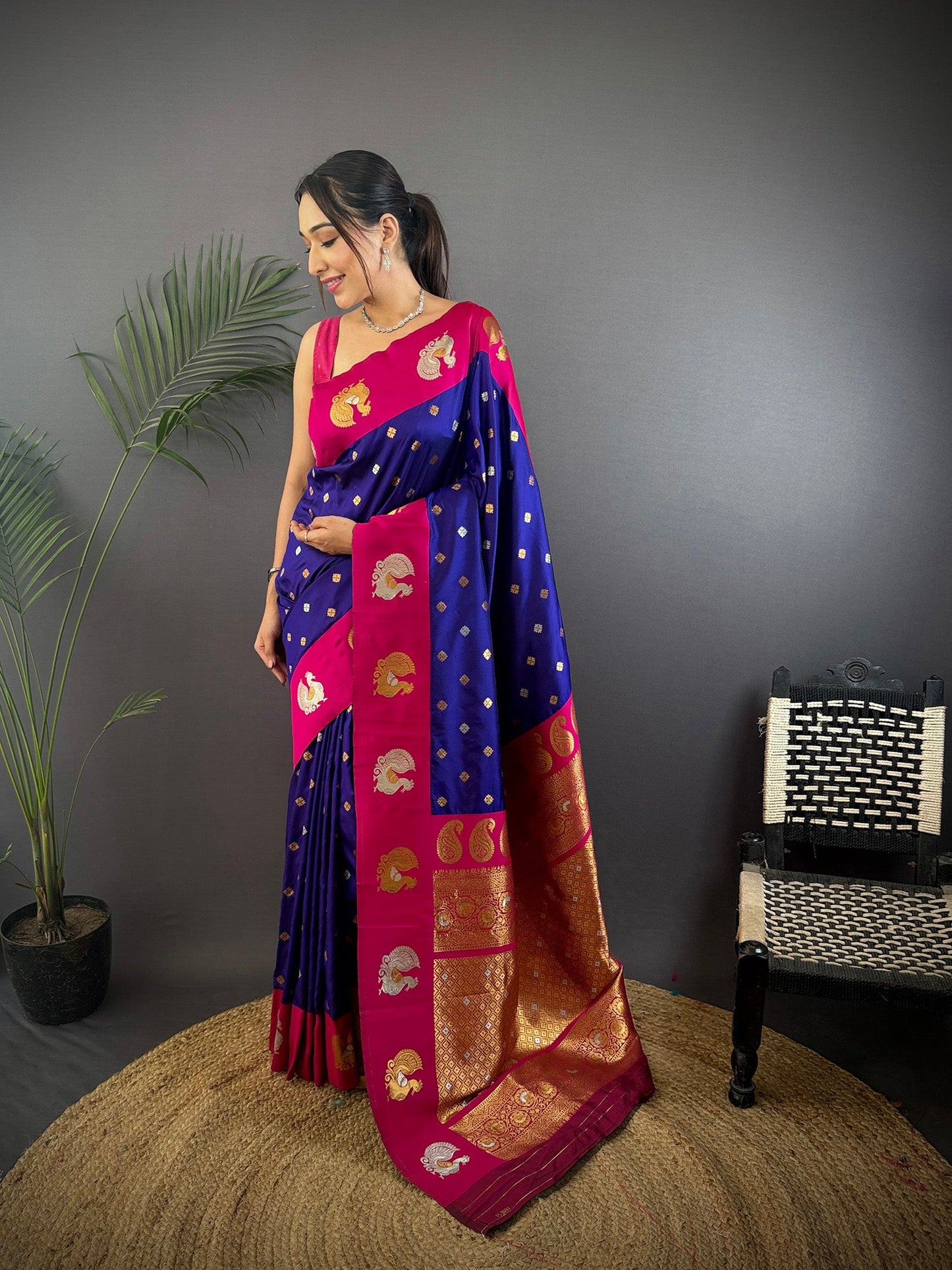 Elora Navy Blue Soft Silk Butti Zari Weaving Contrast Weaving Border Banarasi Saree