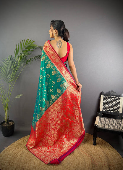 Elora Green Soft Silk Butti Zari Weaving Contrast Weaving Border Banarasi Saree