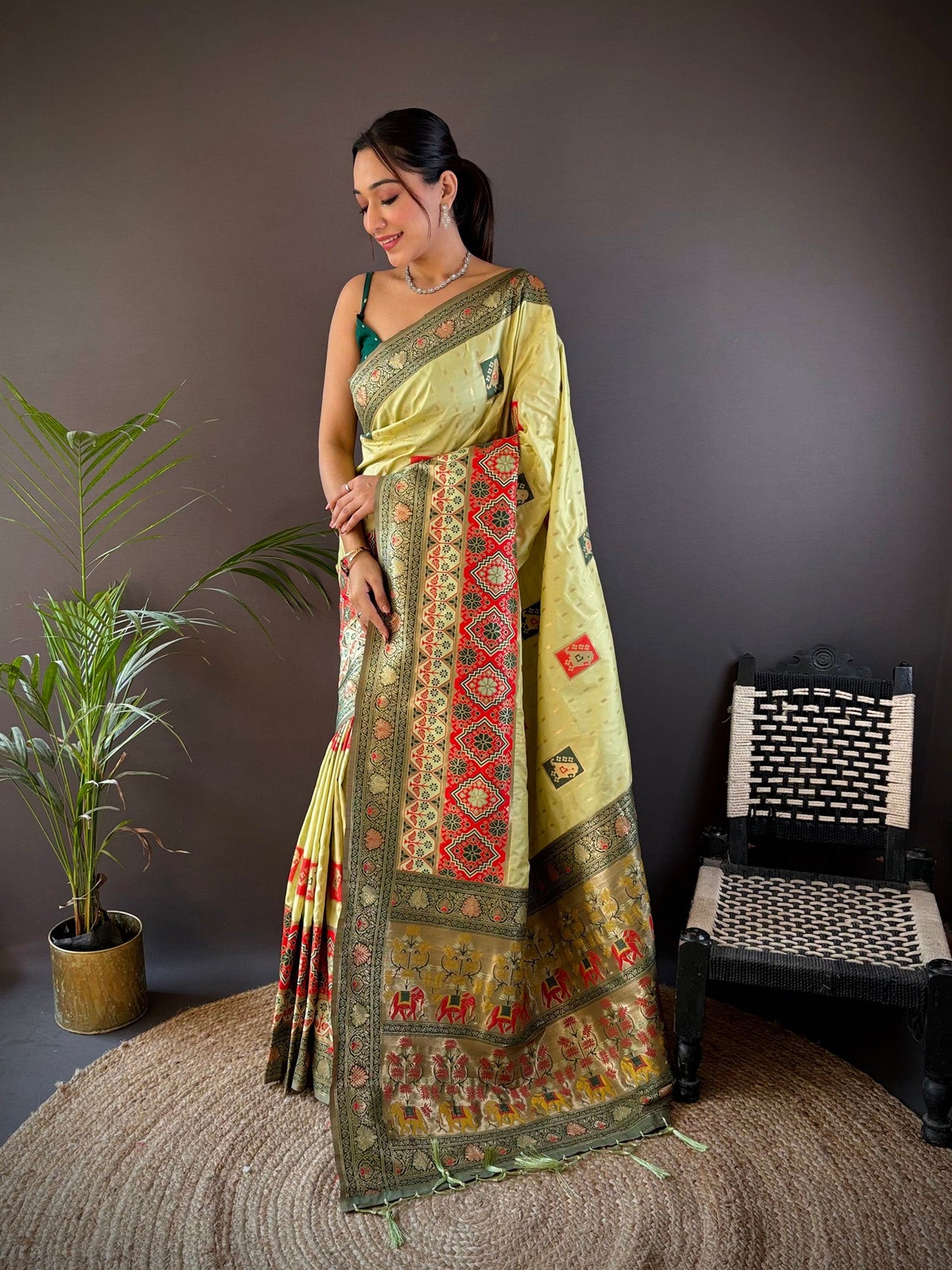 Elora Light Green Soft Silk Small Butti Zari Weaving Contrast Weaving Border Banarasi Saree