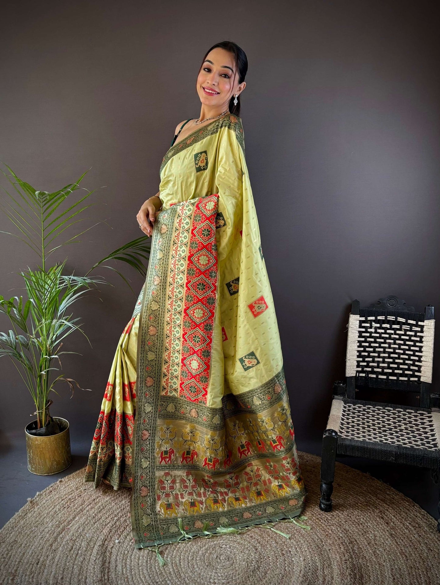 Elora Light Green Soft Silk Small Butti Zari Weaving Contrast Weaving Border Banarasi Saree