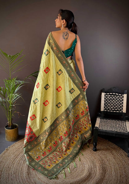Elora Light Green Soft Silk Small Butti Zari Weaving Contrast Weaving Border Banarasi Saree