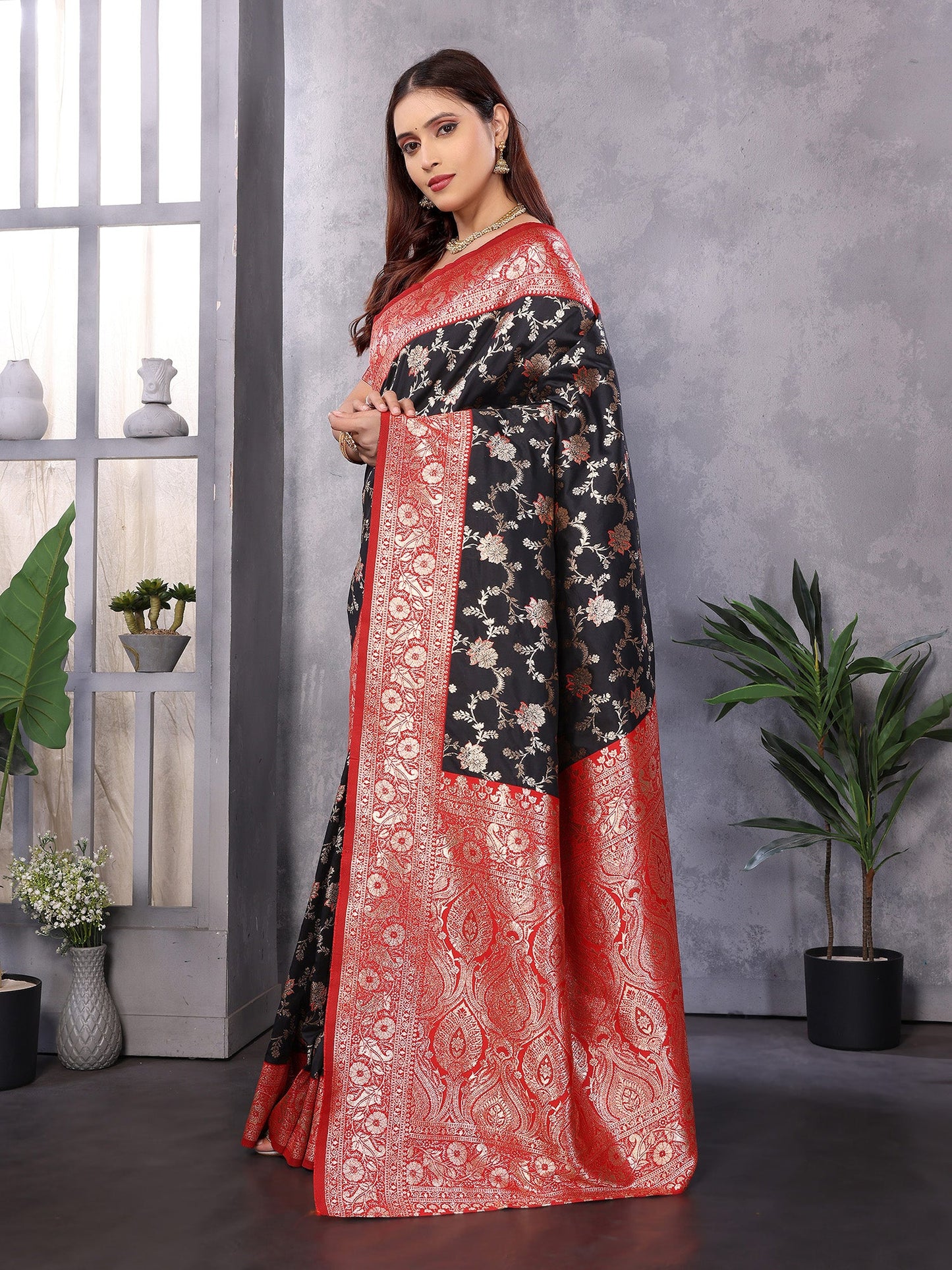Elora Black Soft Silk Zari Zaal Weaving Banarasi With Contrast Blouse