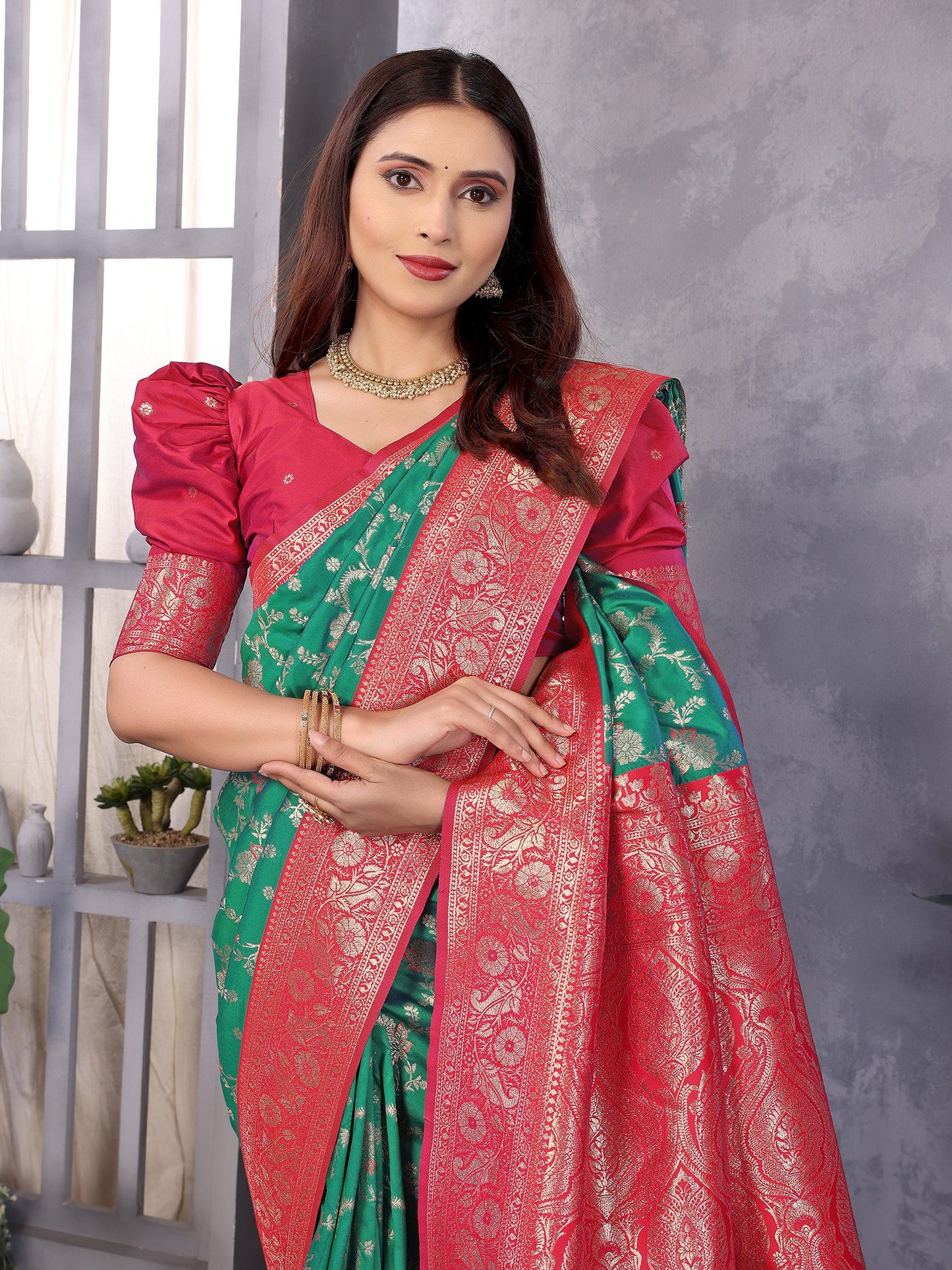 Elora Green Soft Silk Zari Zaal Weaving Banarasi With Contrast Blouse