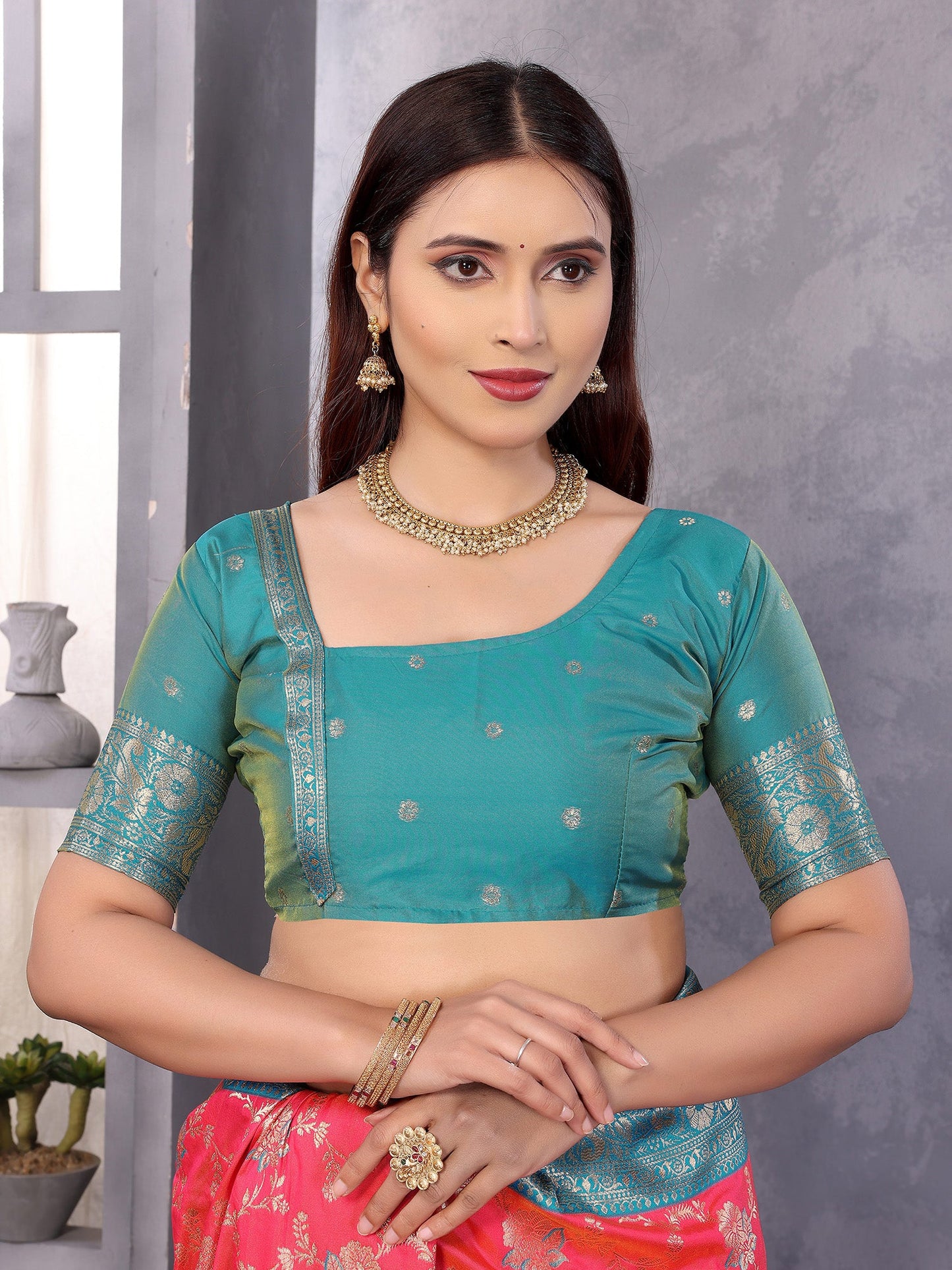 Elora Peach Soft Silk Zari Zaal Weaving Banarasi With Contrast Blouse