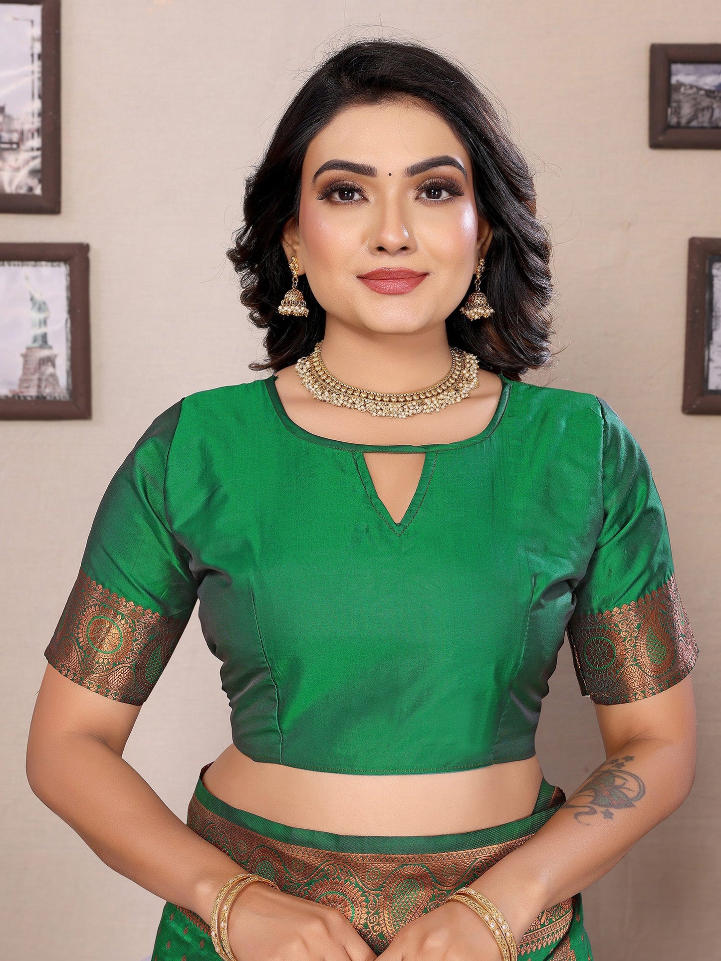 Elora Dark Green Soft Silk Woven Copper Zari Weaving Banarasi Saree With Contrast Blouse