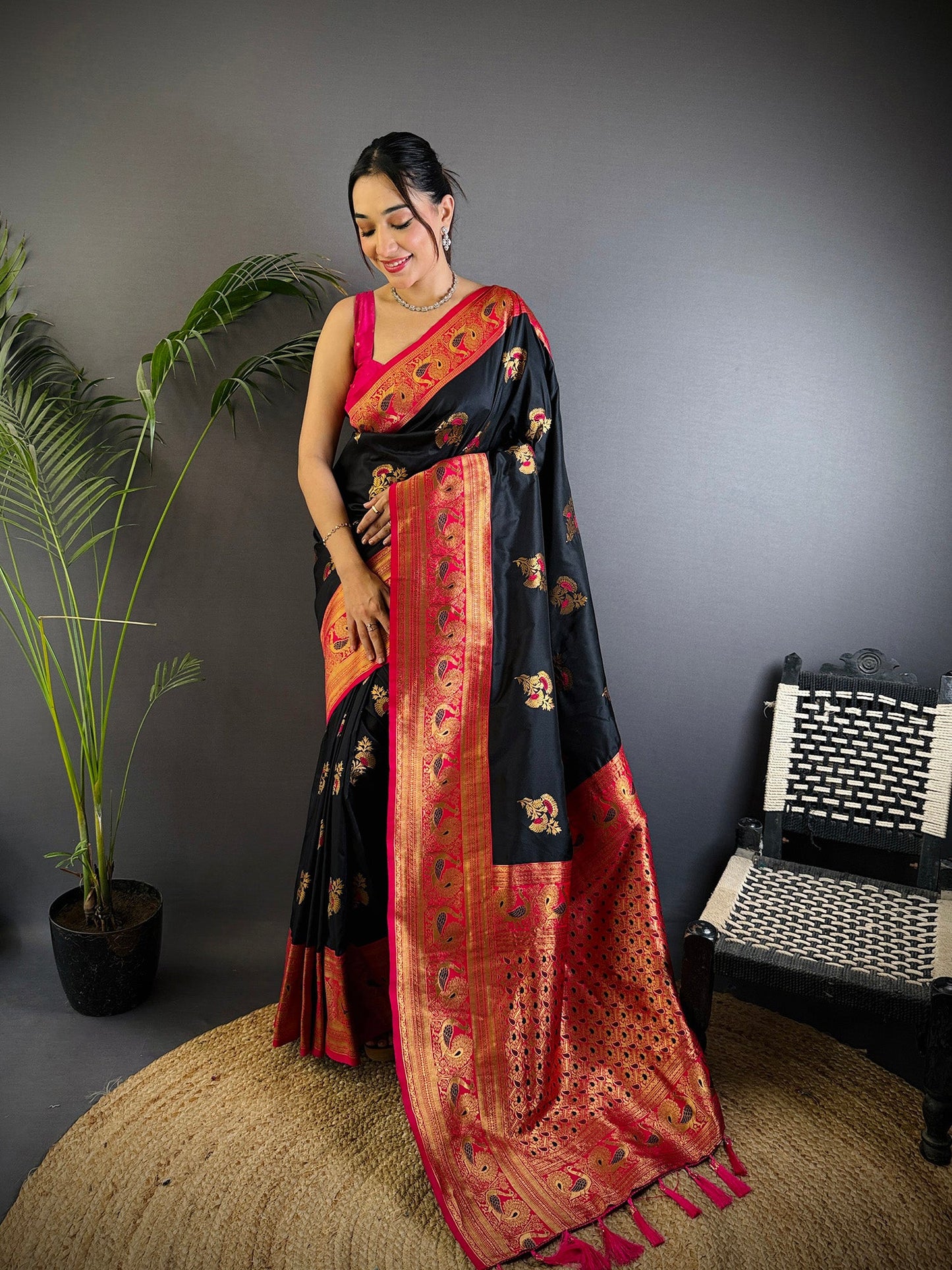 Elora Black Soft Silk Floral Butta Zari Weaving Banarasi With Peacock Zari Weaving Border