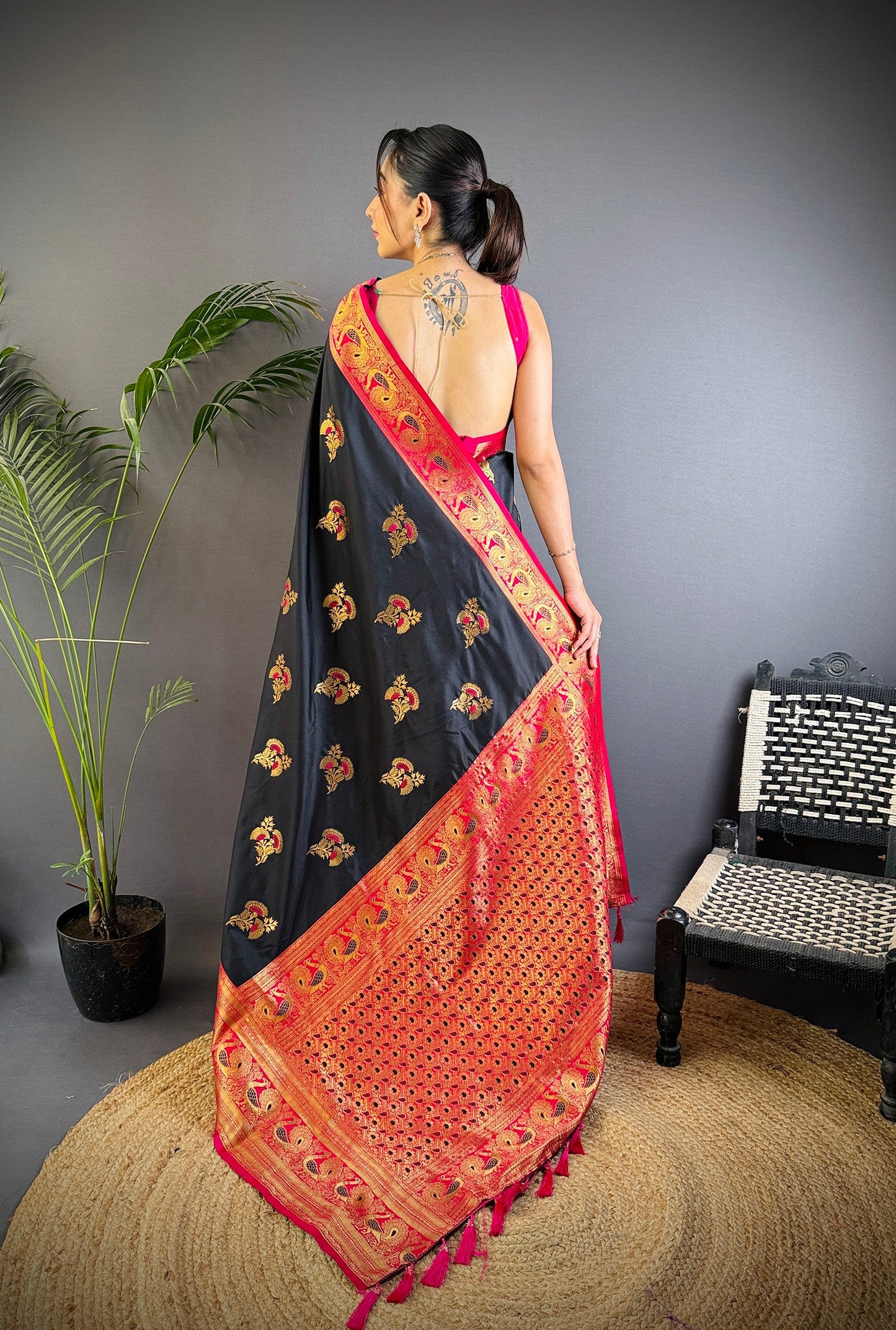 Elora Black Soft Silk Floral Butta Zari Weaving Banarasi With Peacock Zari Weaving Border