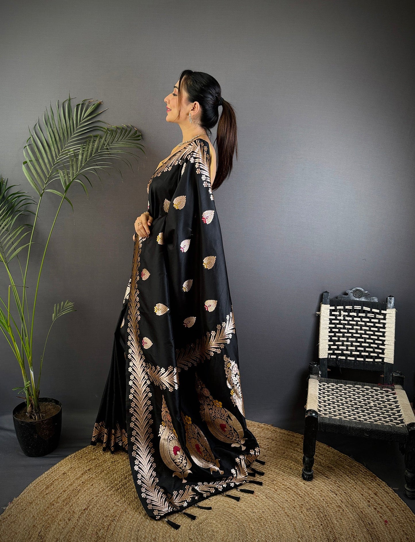 Elora Black Soft Silk Meenakari Zari Weaving Banarasi Saree