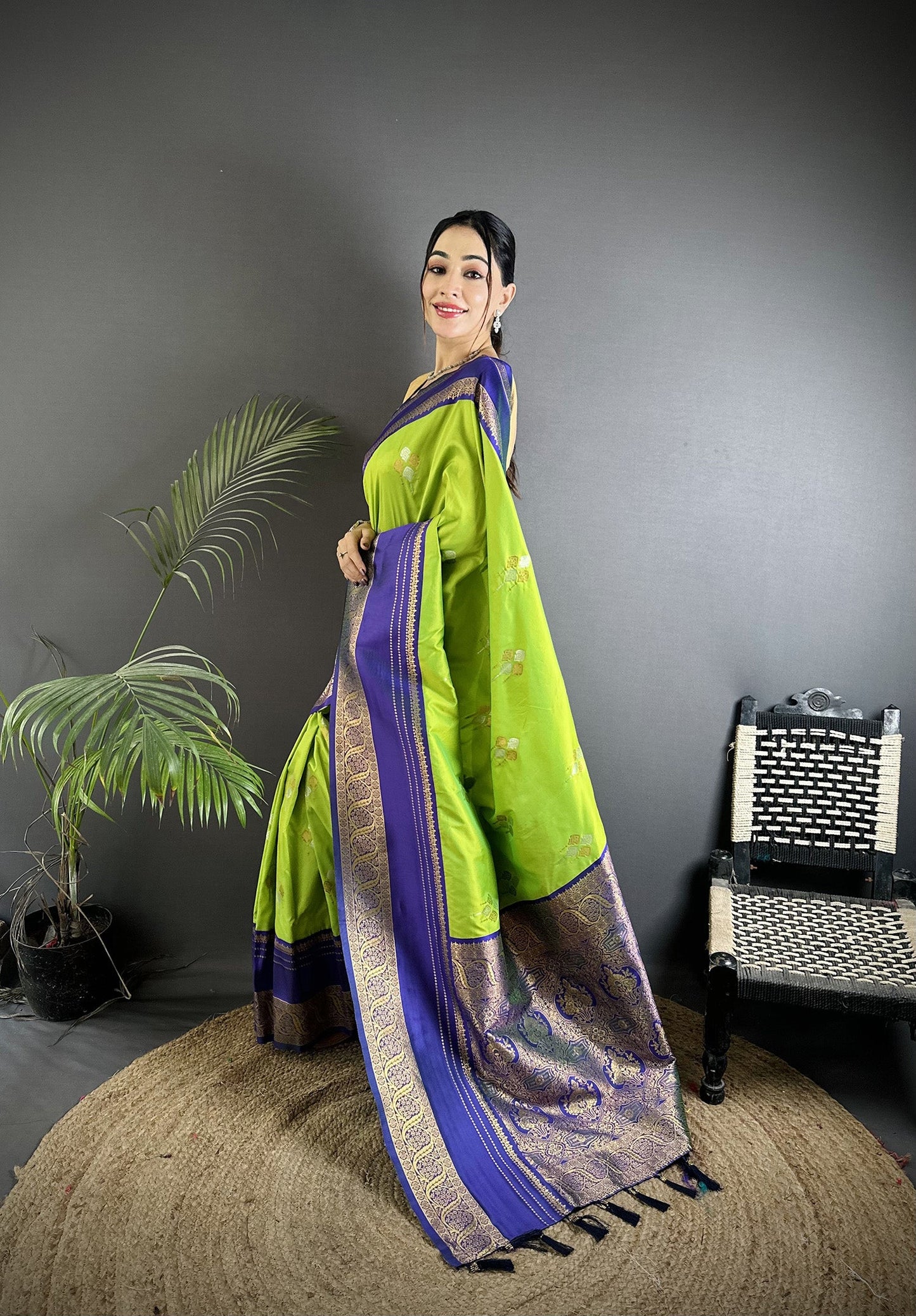 Elora Light Green Soft Silk Woven Dual Zari Work Banarasi Saree
