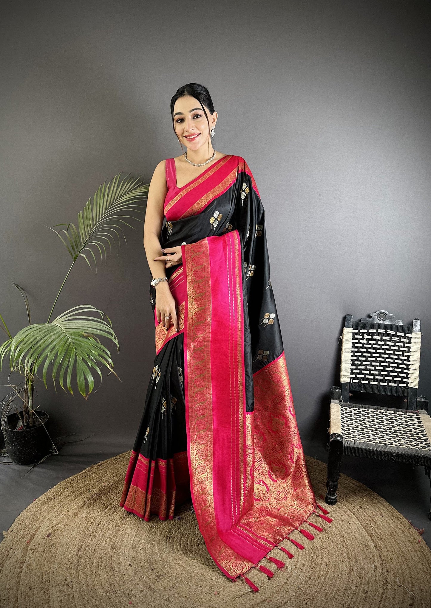 Elora Black Soft Silk Woven Dual Zari Work Banarasi Saree