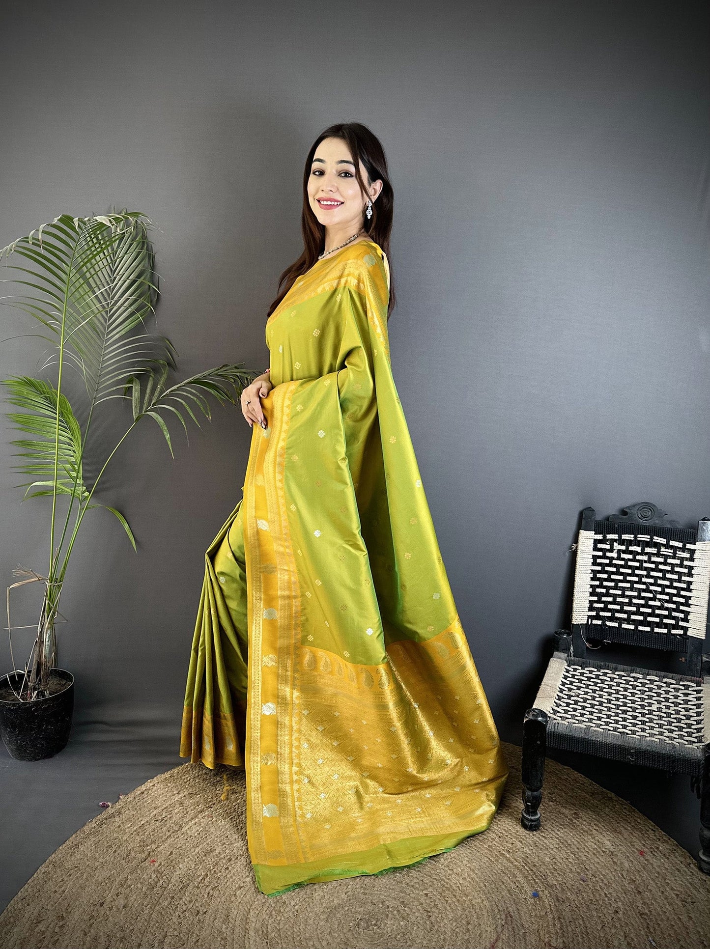 Elora Light Green Soft Silk Banarasi Zari Woven Weaving Saree