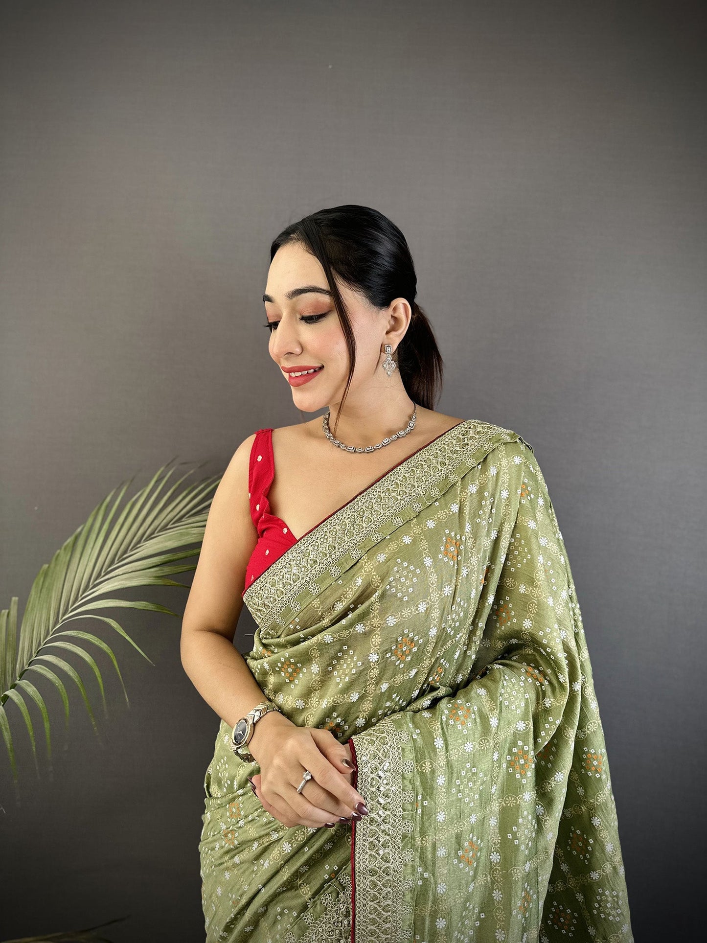 Elora Mehendi Green Vichitra Silk Bandhej Bandhani With Stone & Sequence Work Saree
