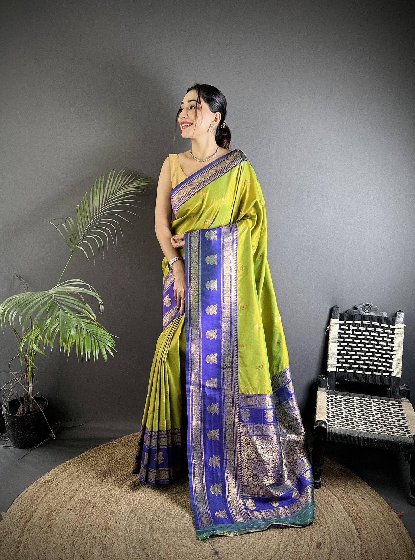 Elora Green Soft Silk Banarasi Zari Woven Butti Weaving Saree
