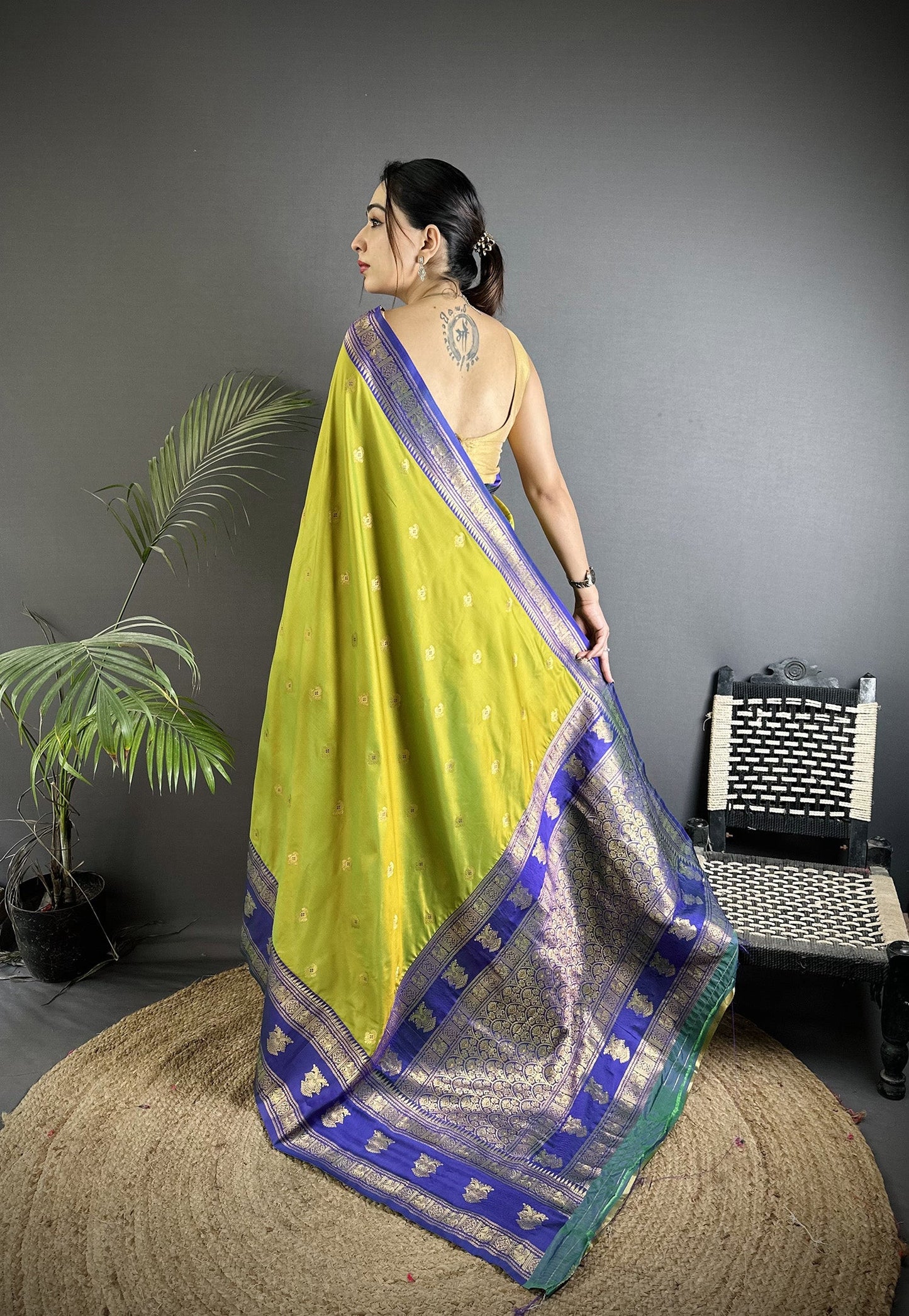 Elora Green Soft Silk Banarasi Zari Woven Butti Weaving Saree