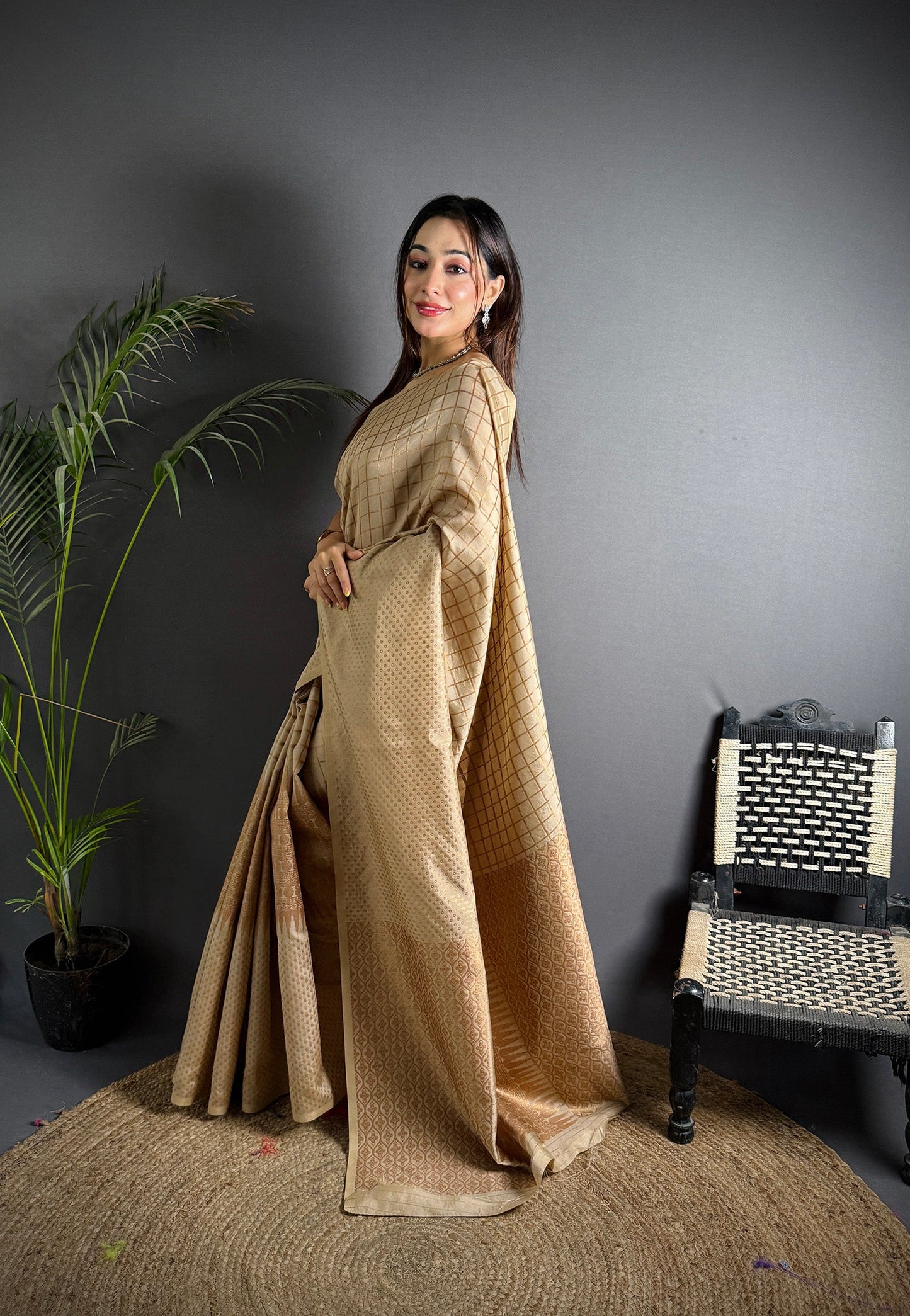 Elora Ivory Soft Lichi Silk Banarasi Khicha Zari Work Saree