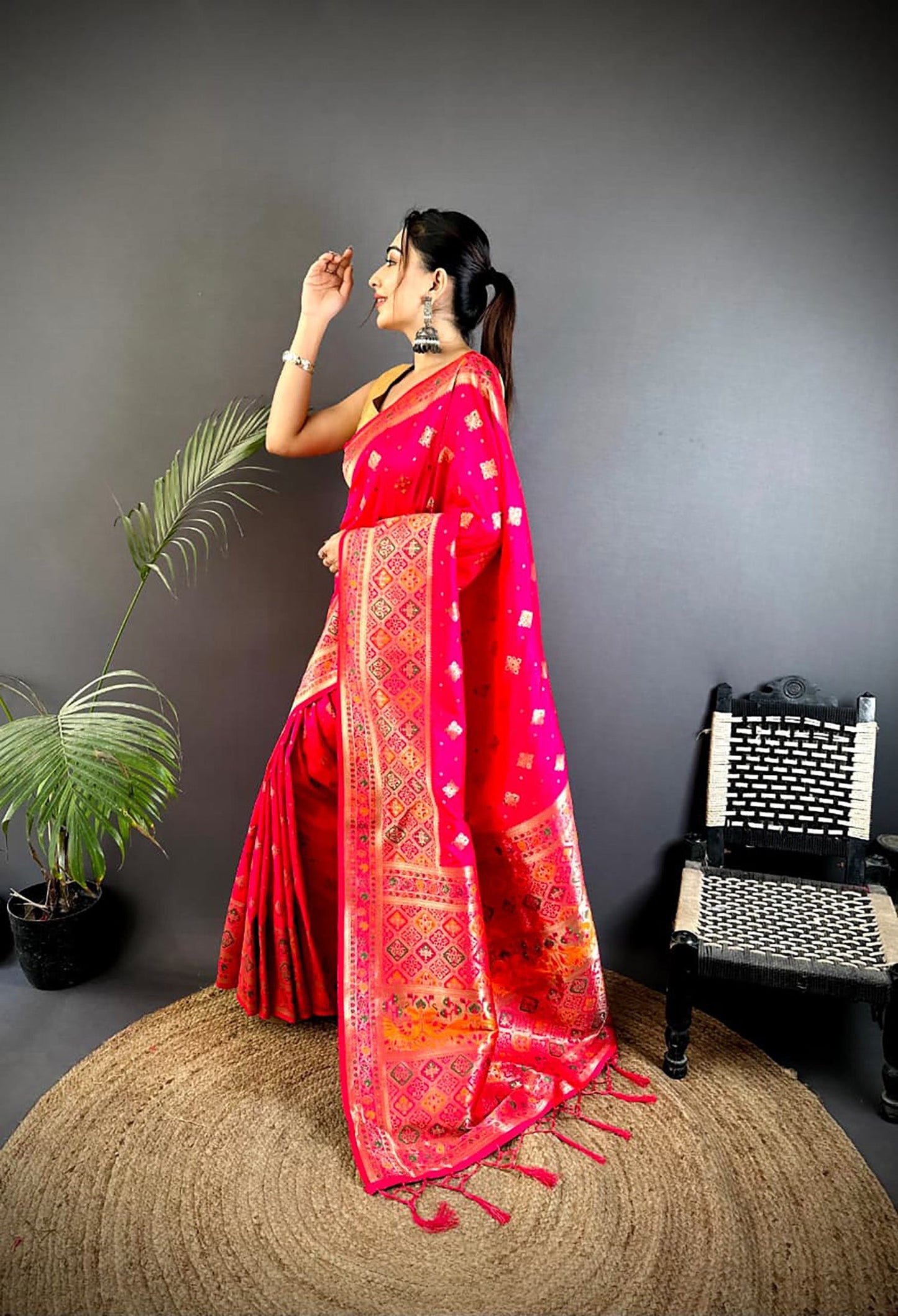 Joban Fashion Coral Pink Banarasi Lichi Silk Meenakari Weaving Saree