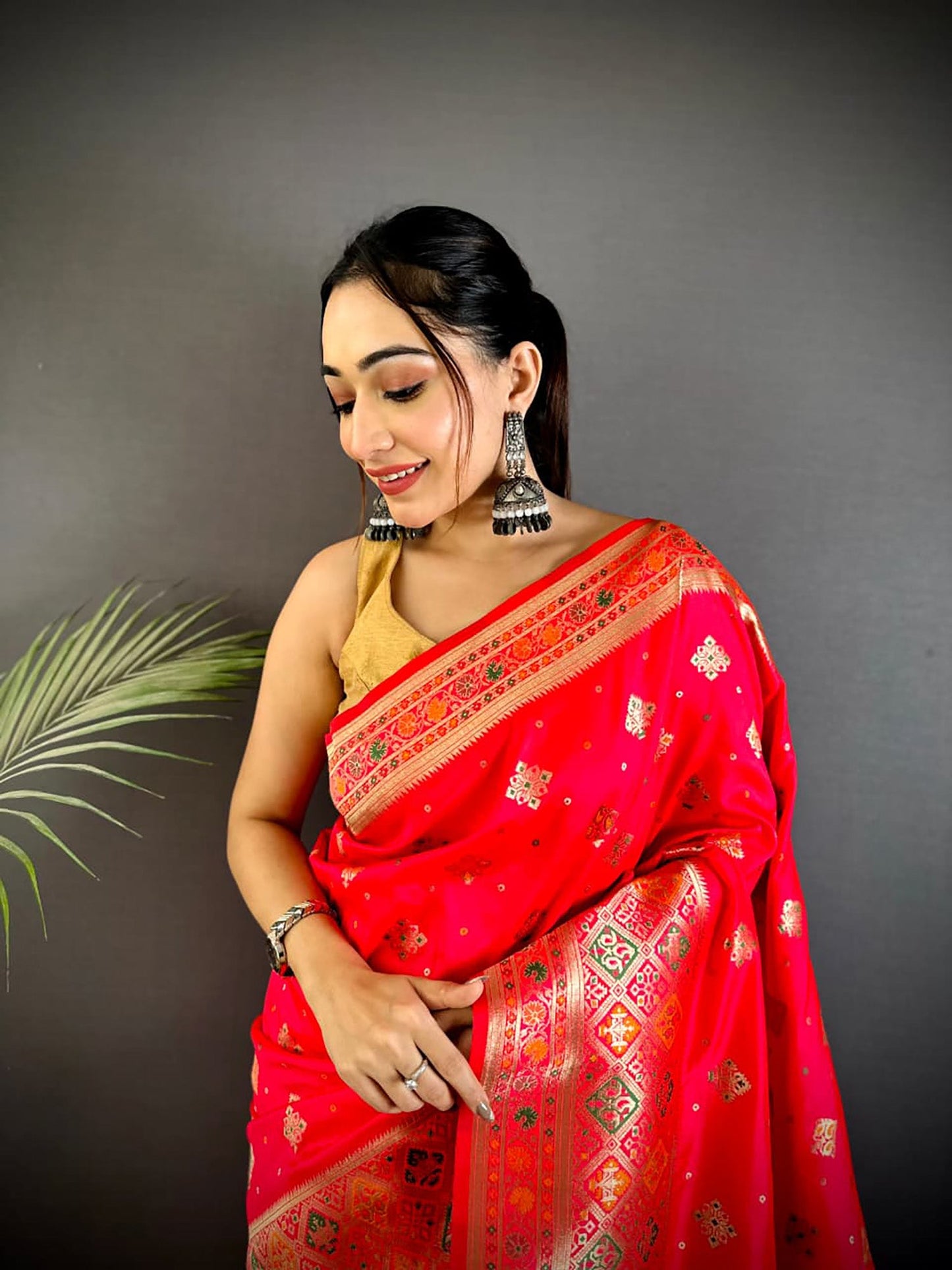 Joban Fashion Red Banarasi Lichi Silk Meenakari Weaving Saree