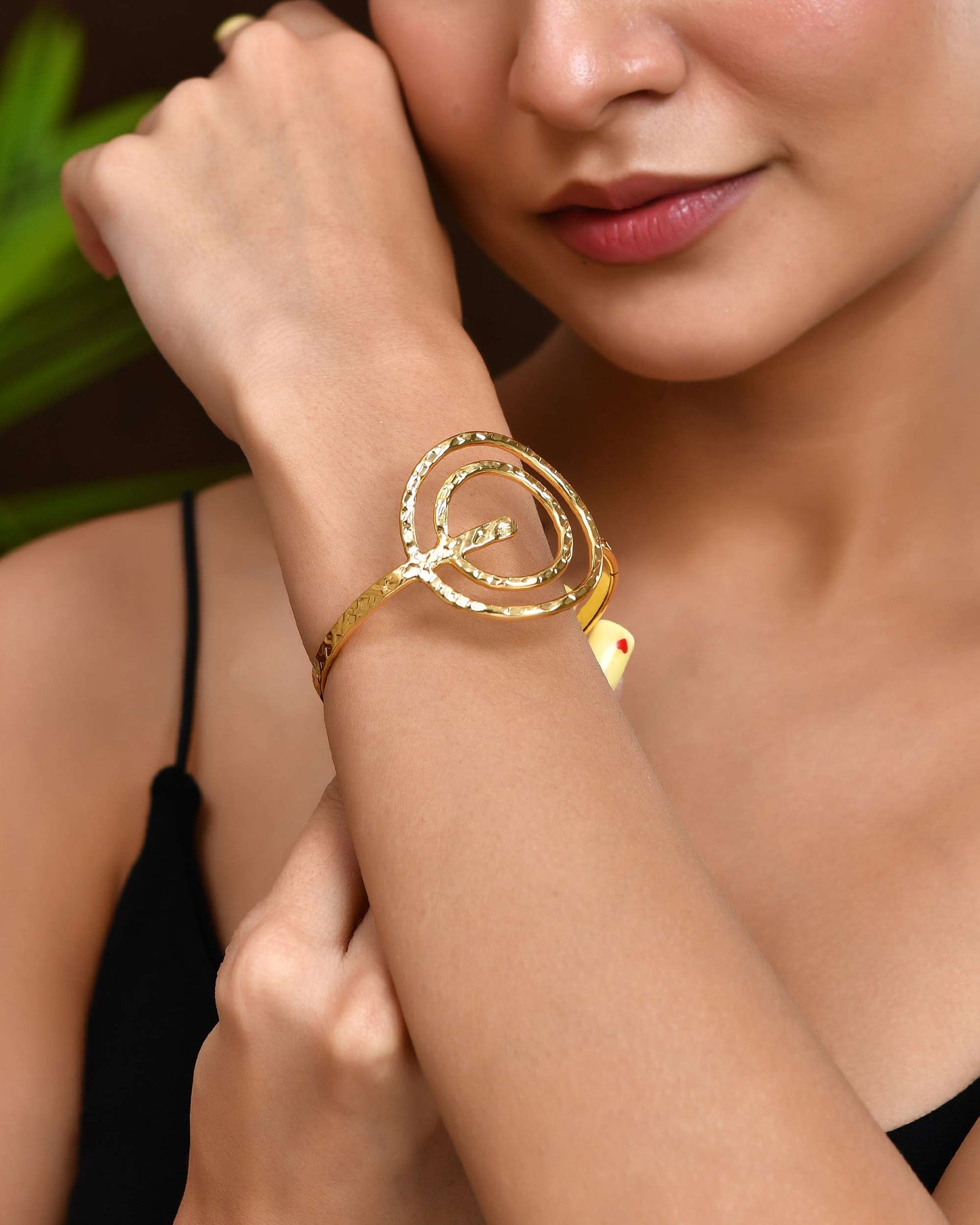Jewels Nest Contemporary Wave Design Gold Open Cuff Bracelet