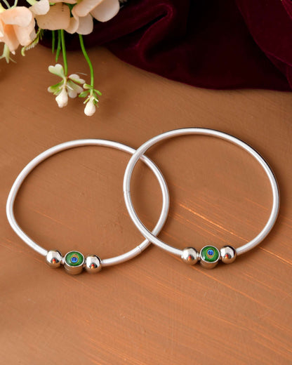 Jewels Nest Contemporary Wire-Style Silver Anklet with Peacock Design Bead