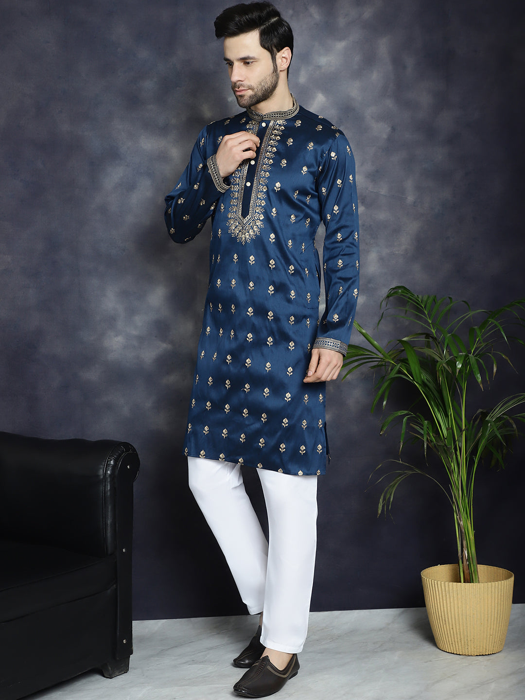 Jompers Men's Navy Blue Chikankari Embroidered Kurta With Pyjama
