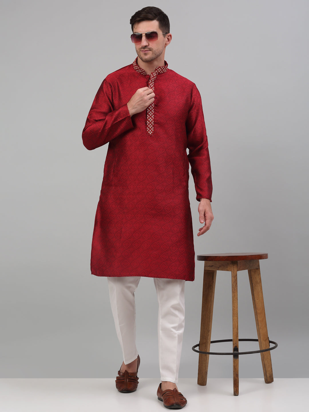Jompers Men's Maroon Collar Embroidered Kurta Pyjama