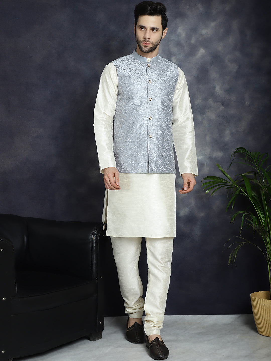 Jompers Men's Sequins and Embroidred Nehru Jacket - Grey