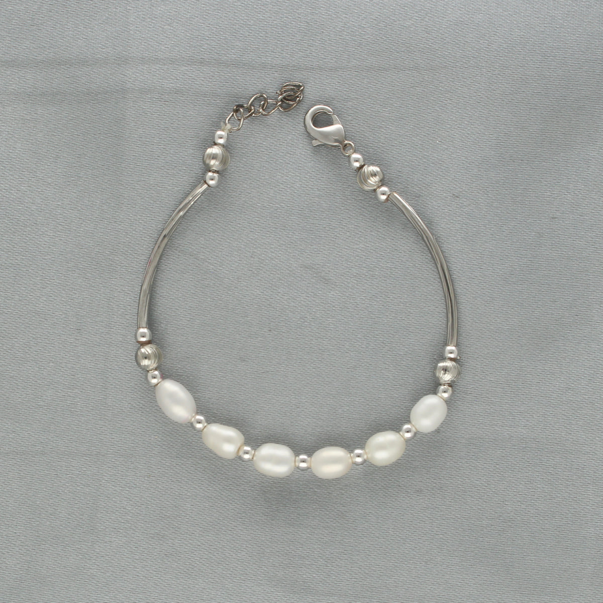 J Pearls Unique 1 Line Pearl Bracelet