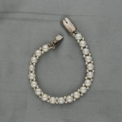 J Pearls Charm 1 Line Pearl Bracelet