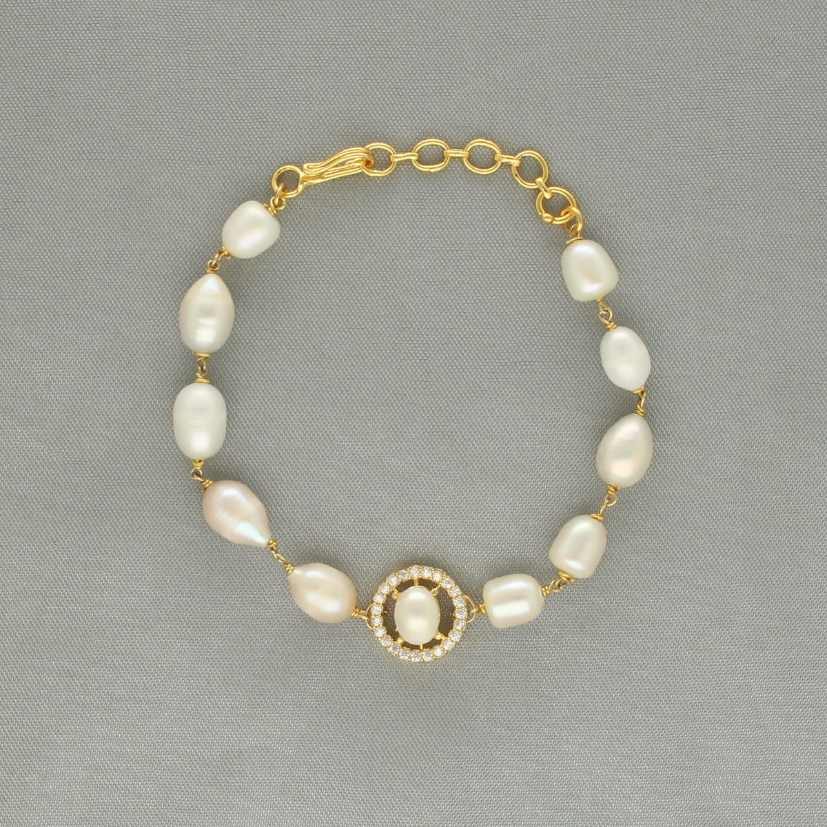 J Pearls Yasti Pearl Bracelet