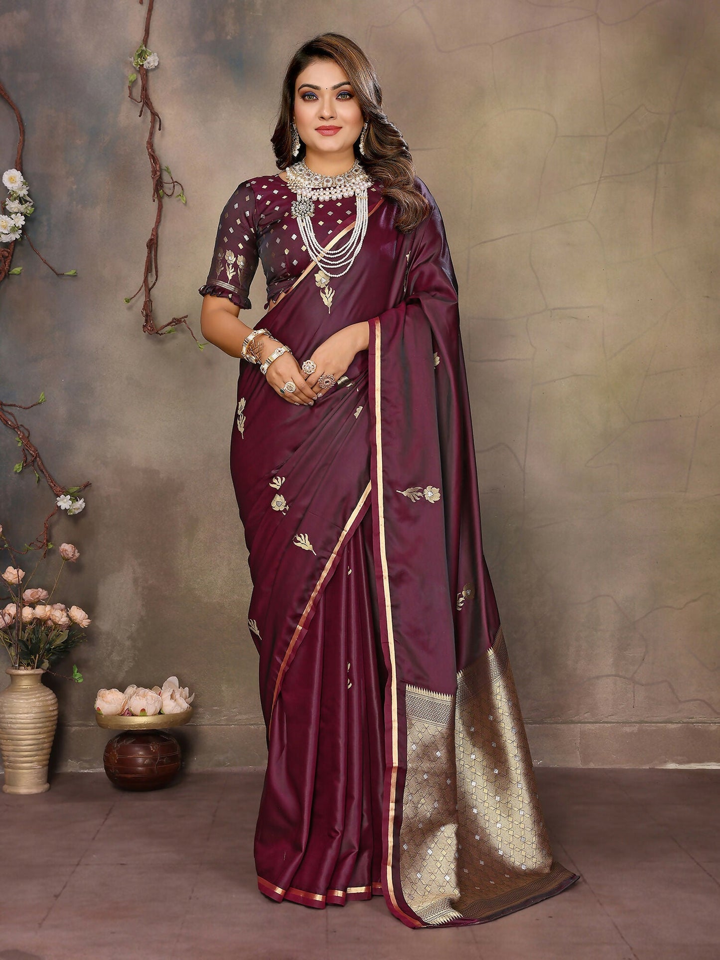 Joban Fashion Maroon Floral & Botanical Motifs Satin Silk Banarasi Silk Saree