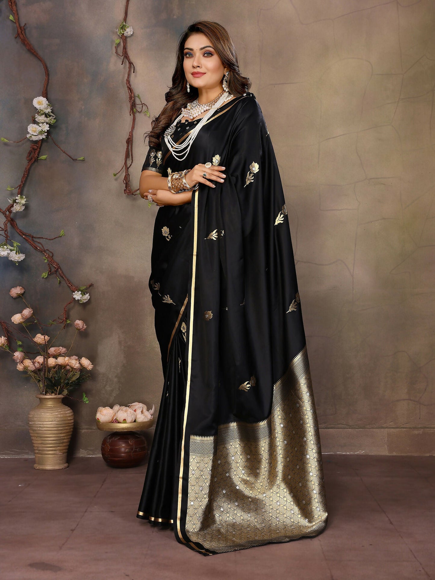 Joban Fashion Black Floral & Botanical Motifs Satin Silk Banarasi Silk Saree