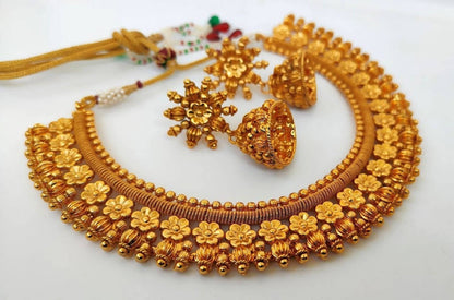 Metallic Necklace Set