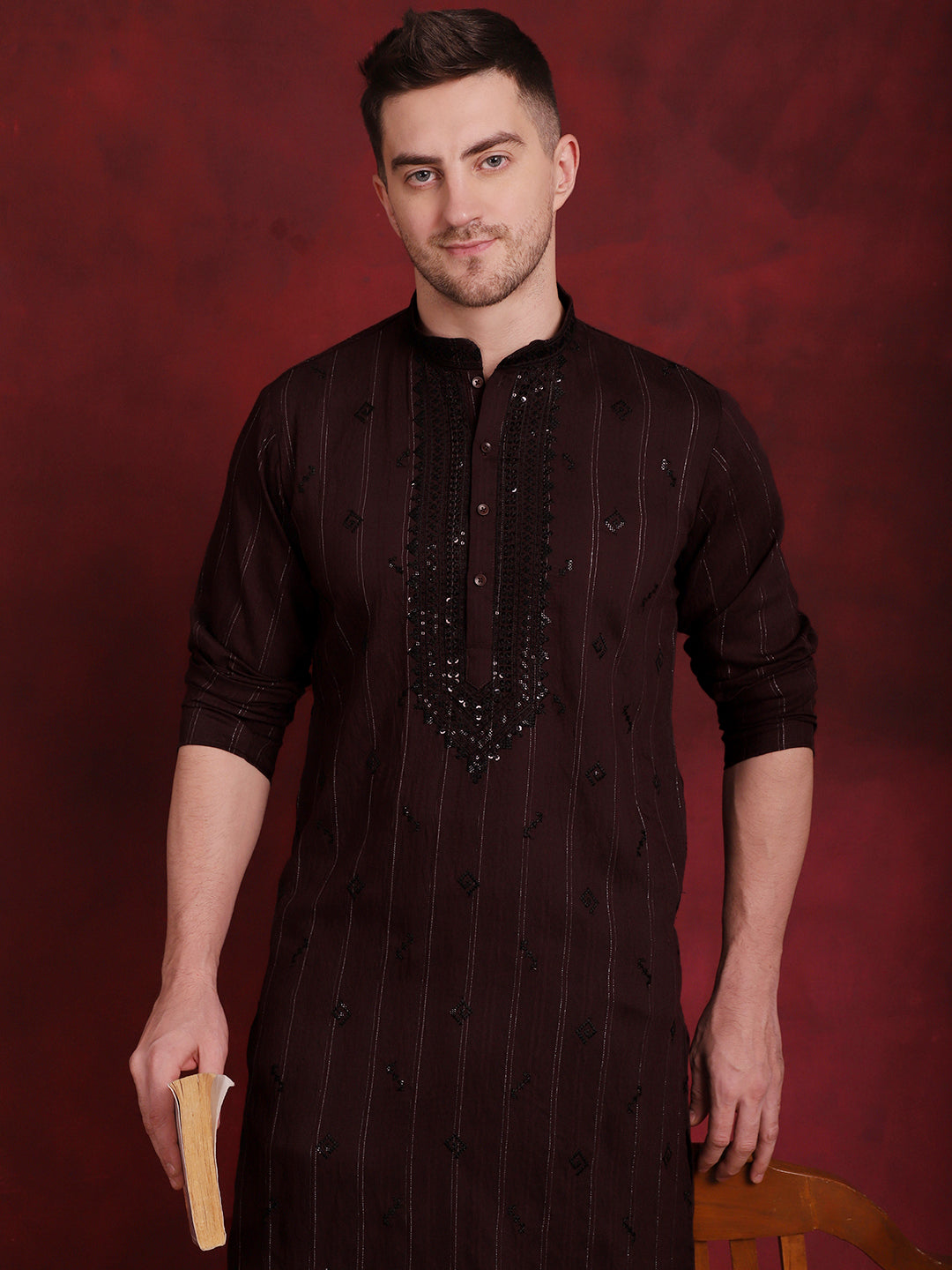 Jompers Men's Sequins Embroidered Kurta - Maroon