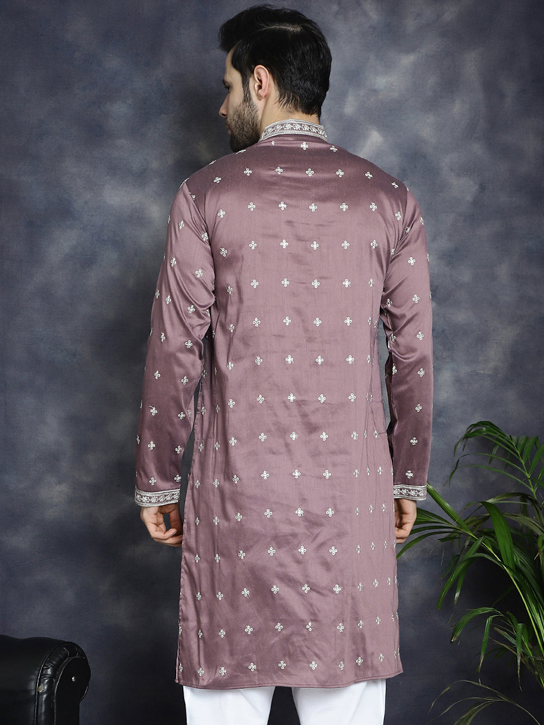 Jompers Men's Sequins Embroidered Kurta - Megenta