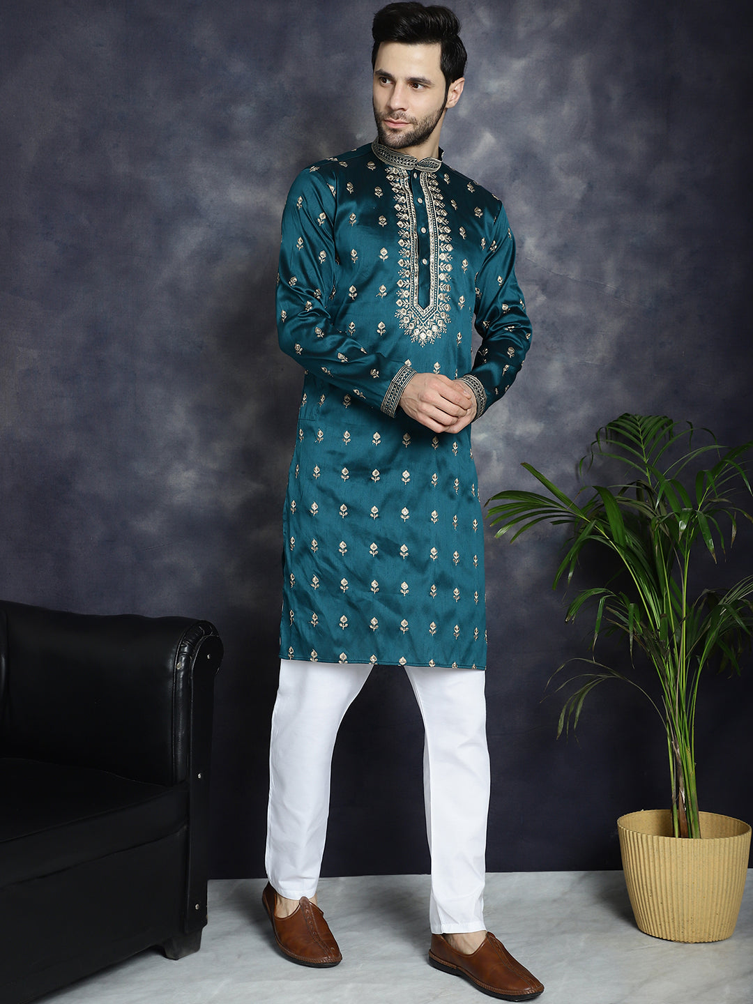 Jompers Men's Peacock Blue Chikankari Embroidered Kurta - Peacock