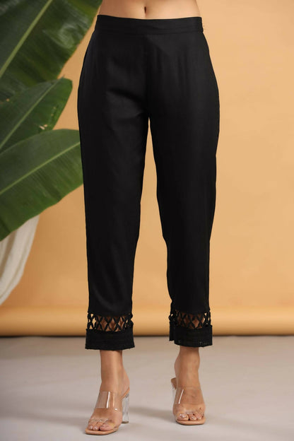 Juniper Women Black Rayon Solid Slim Fit Pant/Slim Pant