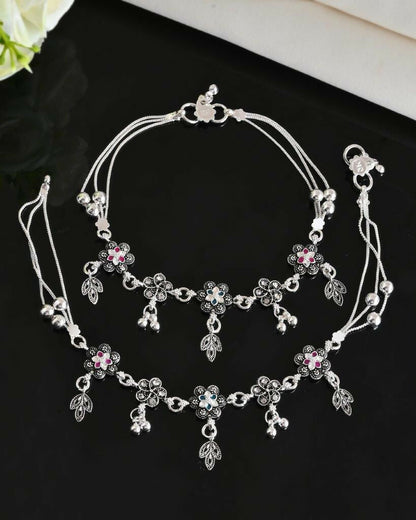 VOJ Set of 2 Silver Plated Flower Shaped Stone Studded Anklet
