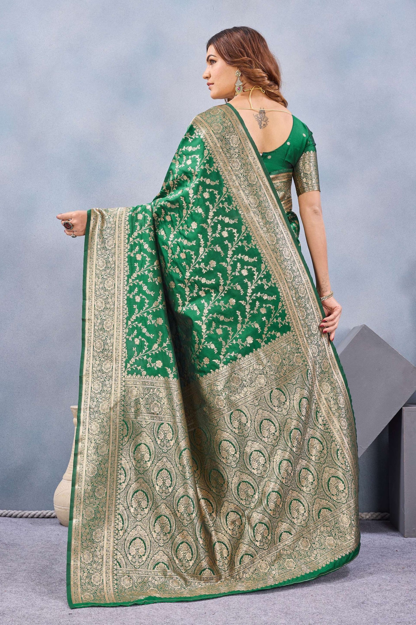 Divine International Trading Co Green Soft Silk Blend Banarasi Jacuard Work Designer Party Wear Saree With Unstitched Blouse Piece