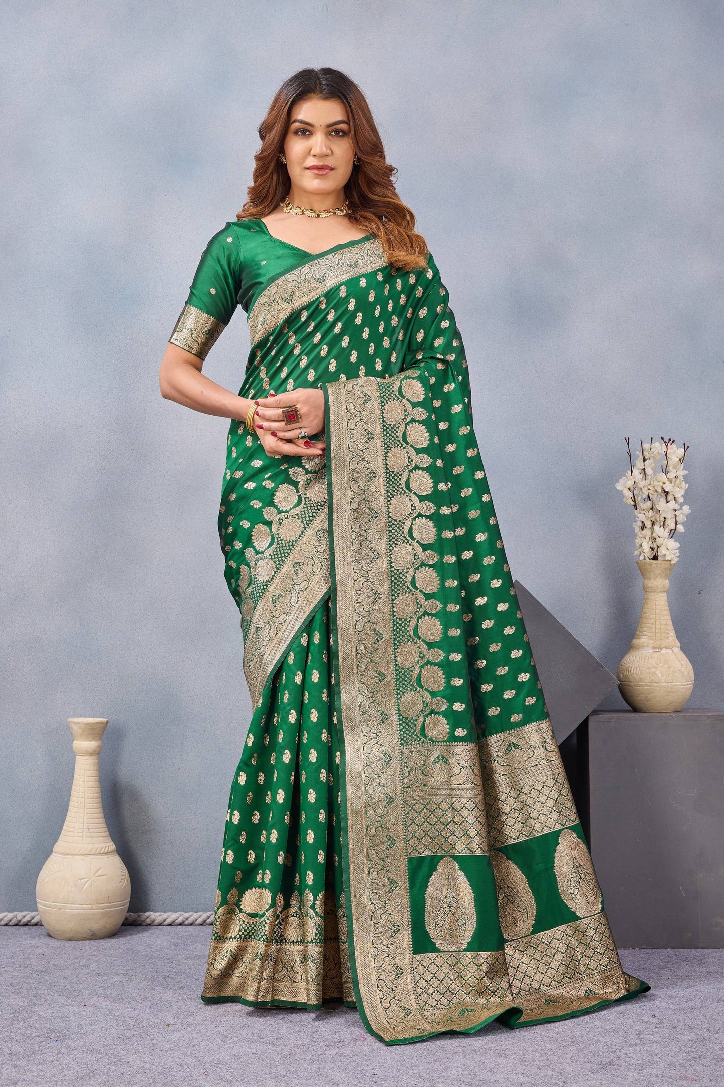 Divine International Trading Co Green Soft Silk Blend Banarasi Jacuard Work Designer Party Wear Saree With Unstitched Blouse Piece