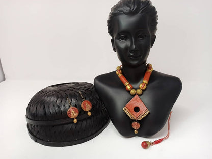 Terracotta Diamond Pendant Mini Necklace Set With Hangings