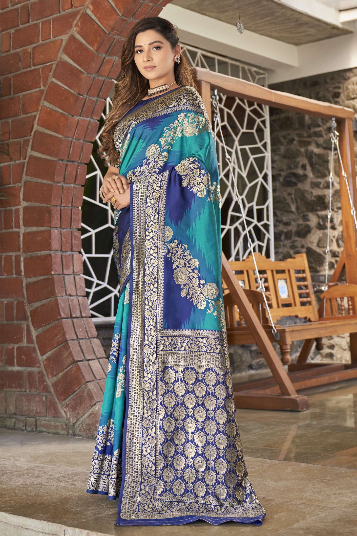 MANOHARI Banarasi Silk Blend Jacquard Work Saree - Blue