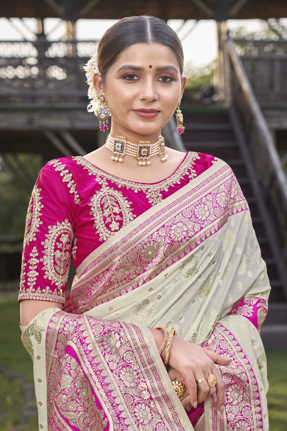 MANOHARI Banarasi Silk Blend Jacquard Work Saree - Pink
