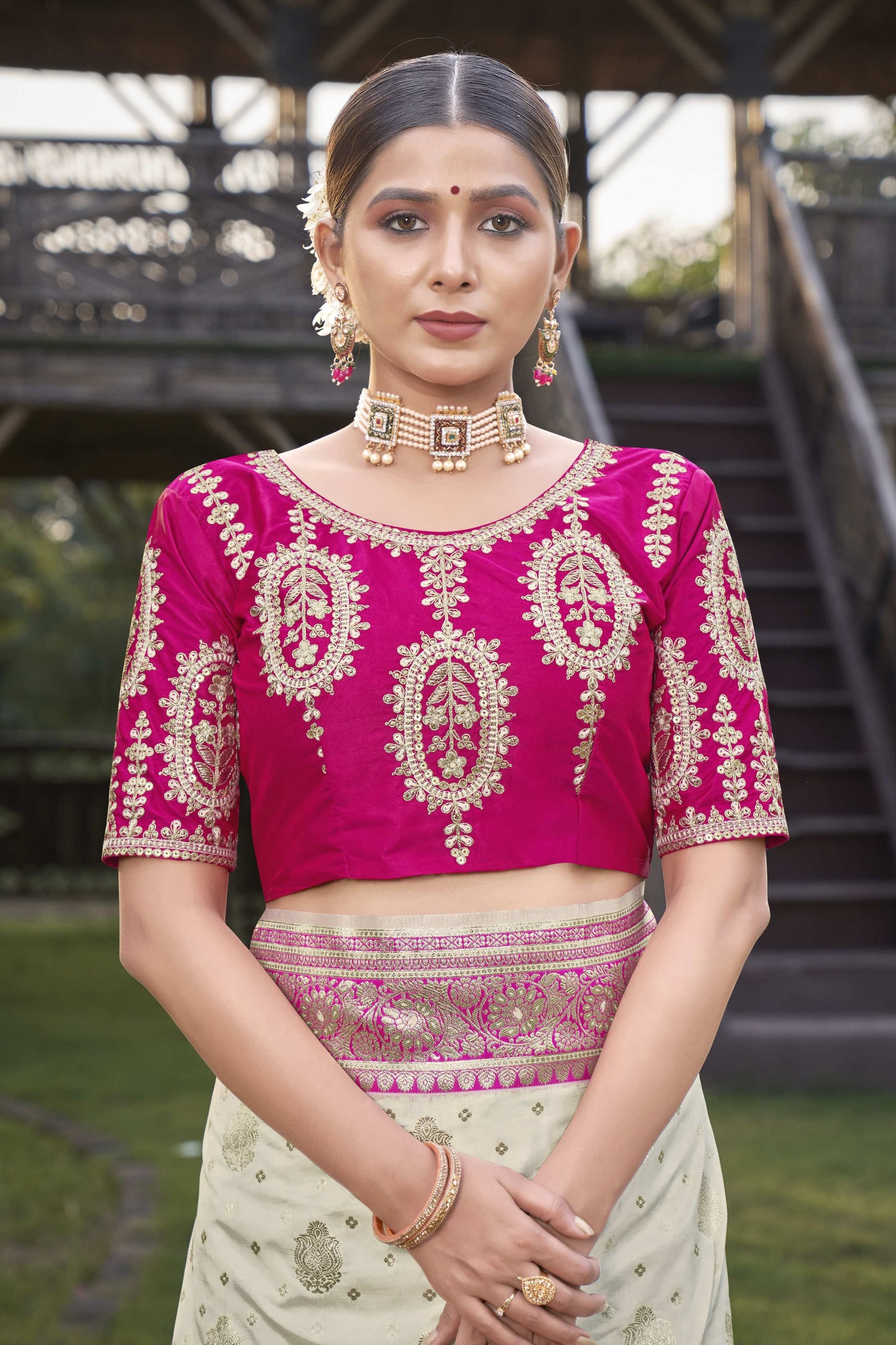 MANOHARI Banarasi Silk Blend Jacquard Work Saree - Pink