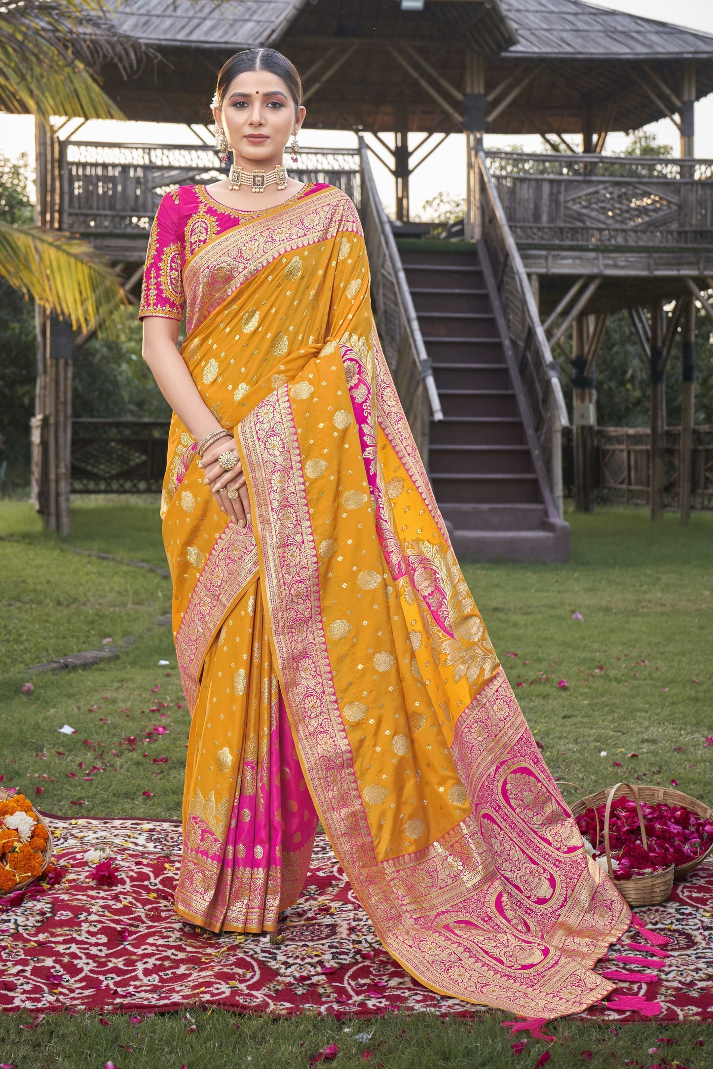 MANOHARI Banarasi Silk Blend Jacquard Work Saree - Yellow