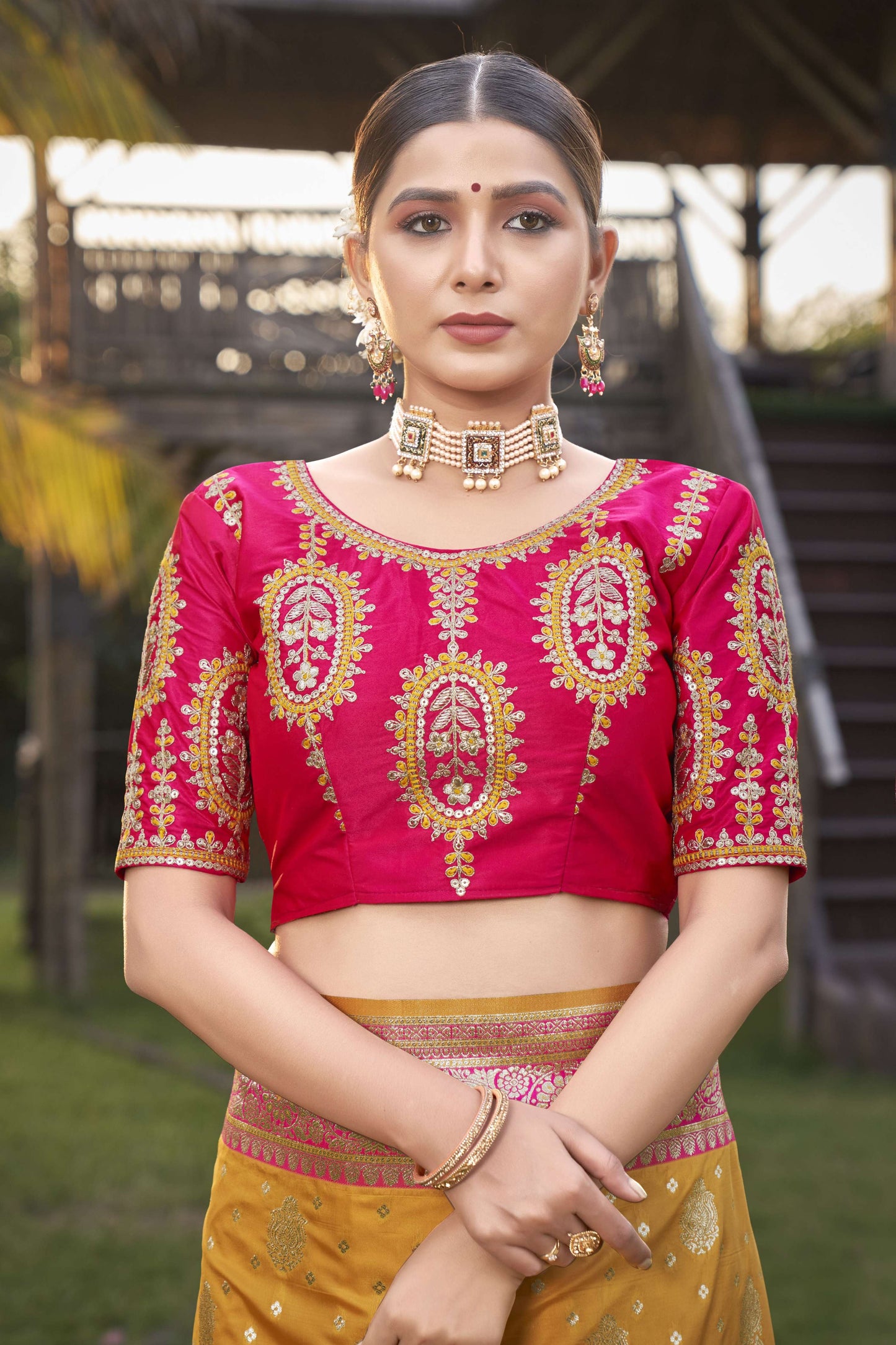 MANOHARI Banarasi Silk Blend Jacquard Work Saree - Yellow